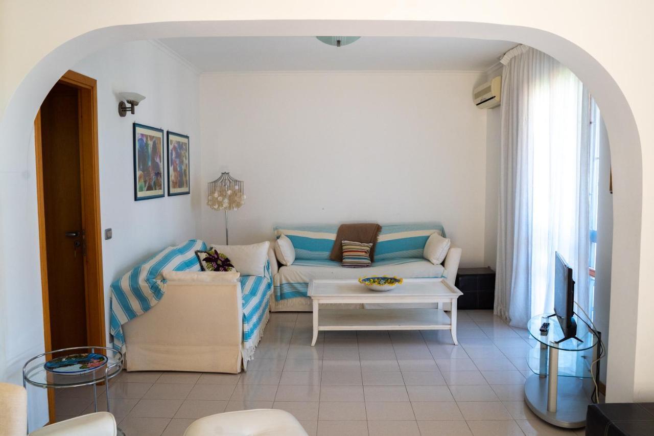 Elegant Apartment In Residence With Pool Acireale Buitenkant foto