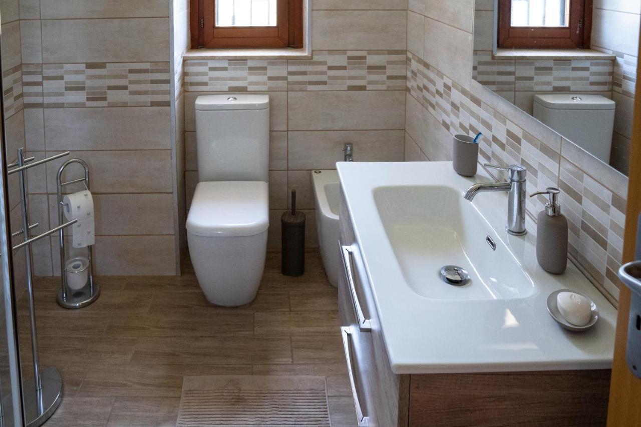 Elegant Apartment In Residence With Pool Acireale Buitenkant foto